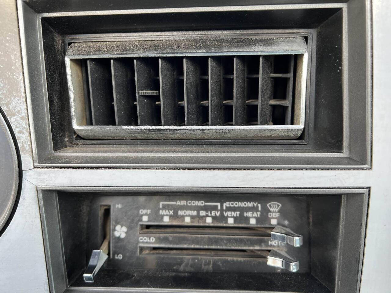 1986 Chevrolet C/K 10 Series 19