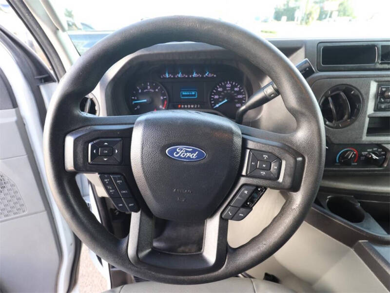 2022 Ford E-Series E-450 SD