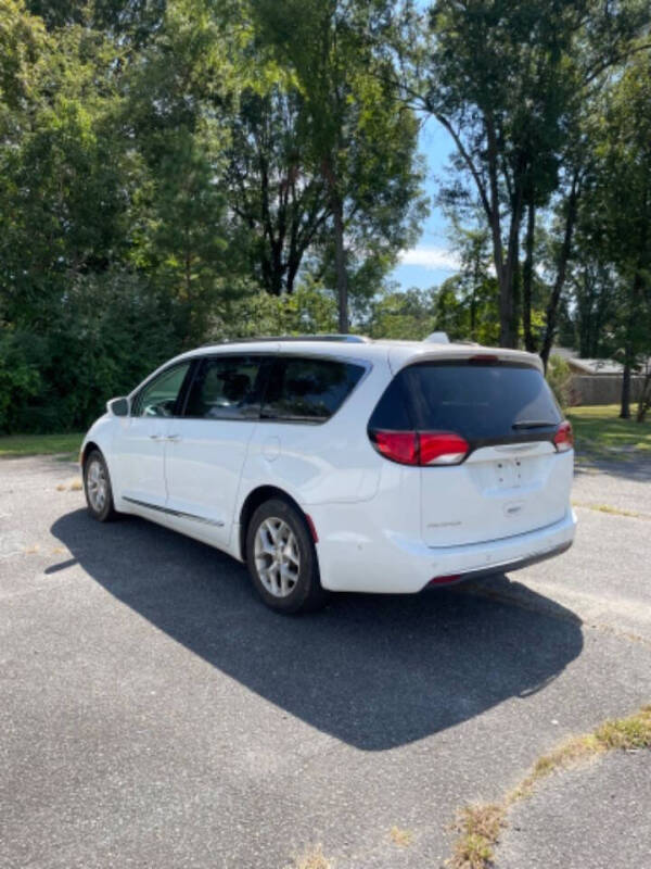 2017 Chrysler Pacifica Touring-L Plus