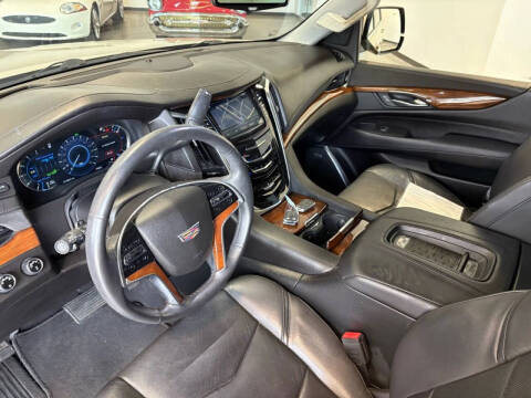 2017 Cadillac Escalade Luxury