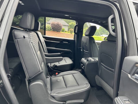 2025 GMC Acadia Denali