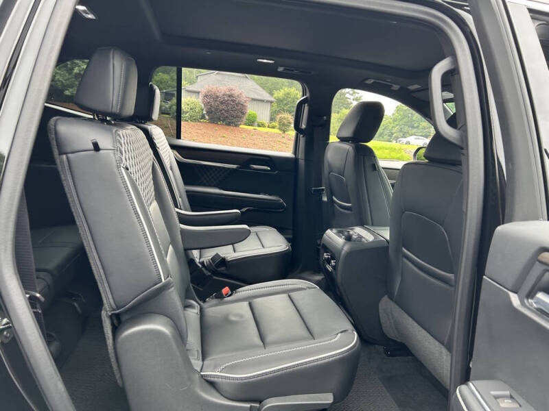 2025 GMC Acadia Denali