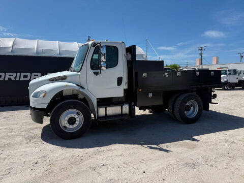 2013 Freightliner M2 106