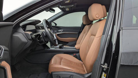 2022 Audi e-tron quattro Premium