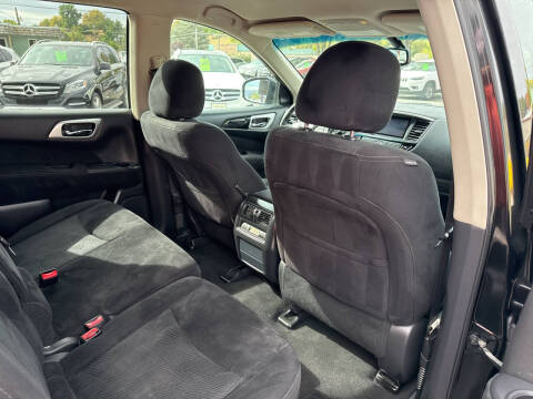 2016 Nissan Pathfinder SV