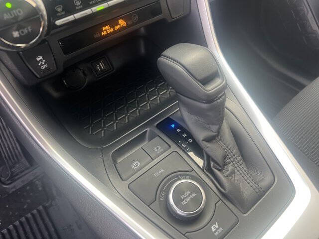 2025 Toyota RAV4 Hybrid LE