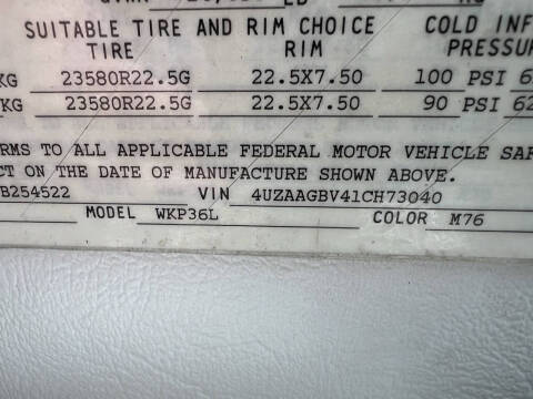 2001 Winnebago Journey 36L