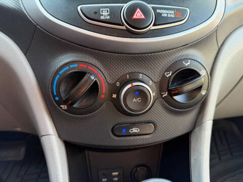 2016 Hyundai Accent SE