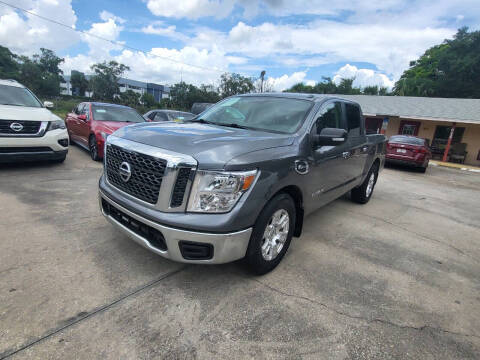 2017 Nissan Titan SV