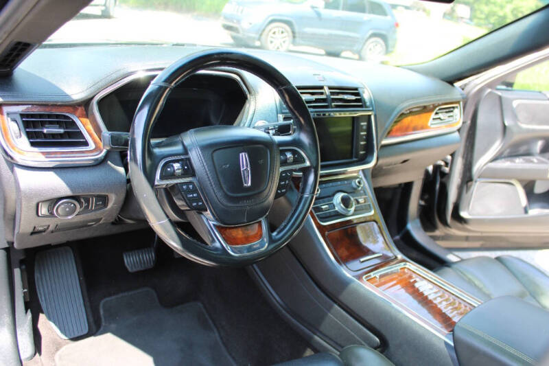 2018 Lincoln Continental Select