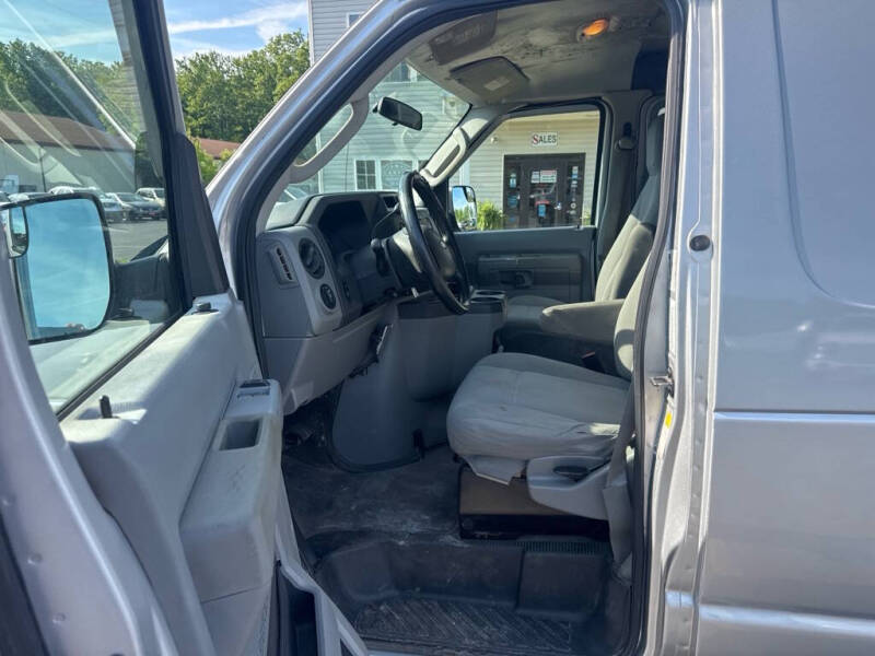 2011 Ford E-Series E-350 SD