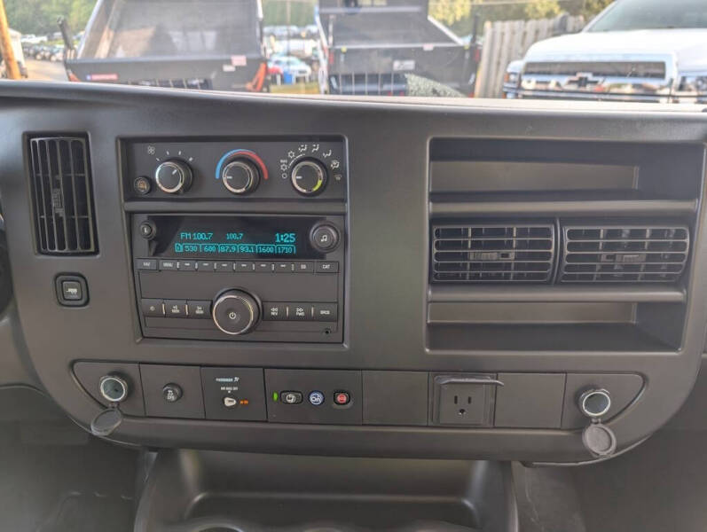 2025 Chevrolet Express 2500