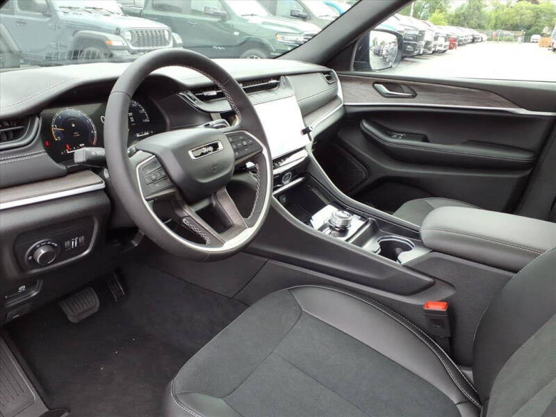 2026 Jeep Grand Cherokee Altitude