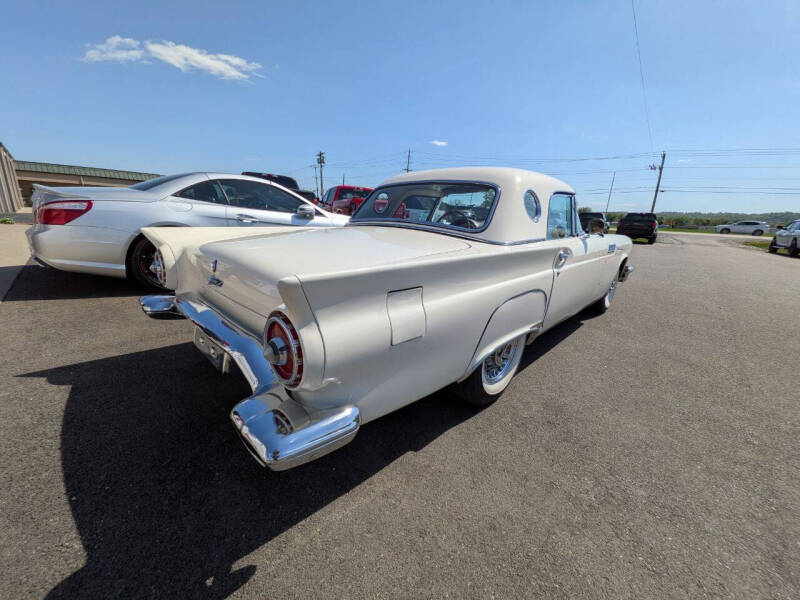 1957 Ford Thunderbird