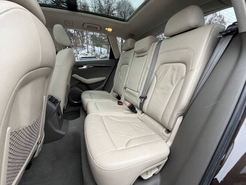 2011 Audi Q5 2.0T quattro Premium Plus