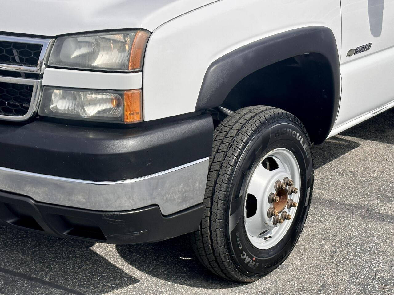 2006 Chevrolet Silverado 3500 for sale at Best Buy Motors in Signal Hill, CA