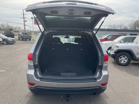 2017 Jeep Grand Cherokee Laredo E