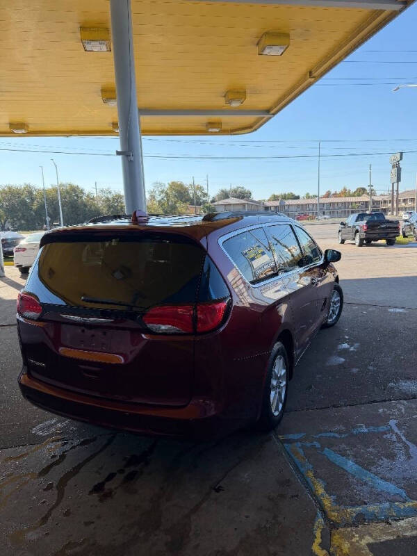 2020 Chrysler Voyager LXi