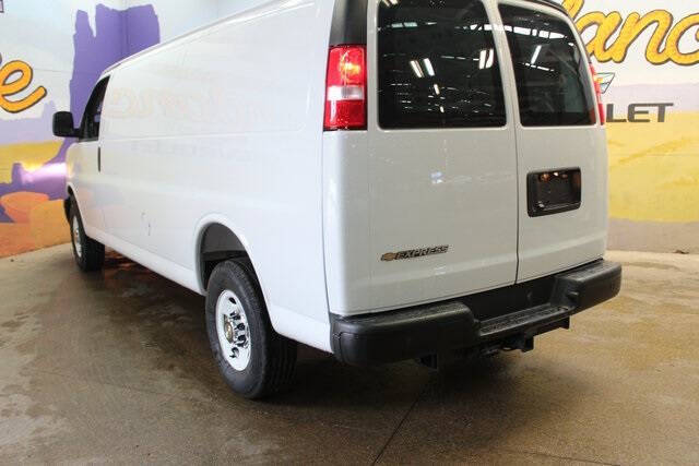 2025 Chevrolet Express 2500