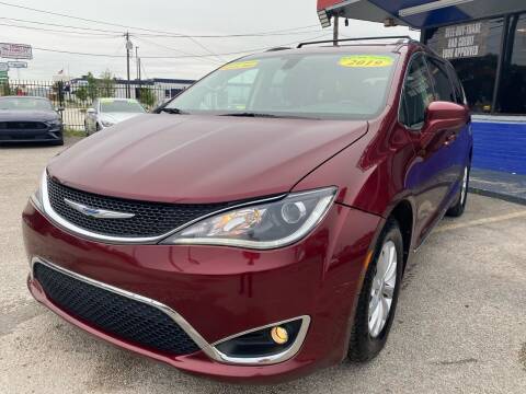 2019 Chrysler Pacifica for sale at Cow Boys Auto Sales LLC in Garland TX