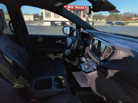 2026 Chrysler Voyager LX