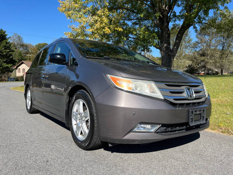 2011 Honda Odyssey Touring photo 7