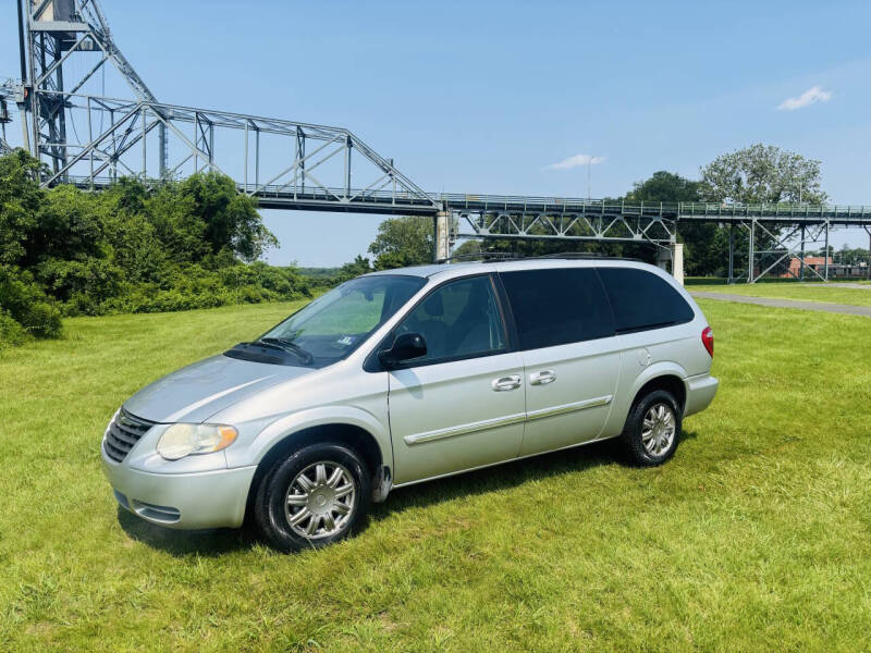 Used 2007 Chrysler Town & Country Touring with VIN 2A8GP54L37R127202 for sale in Burlington, NJ