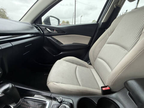 2015 Mazda MAZDA3 i Touring