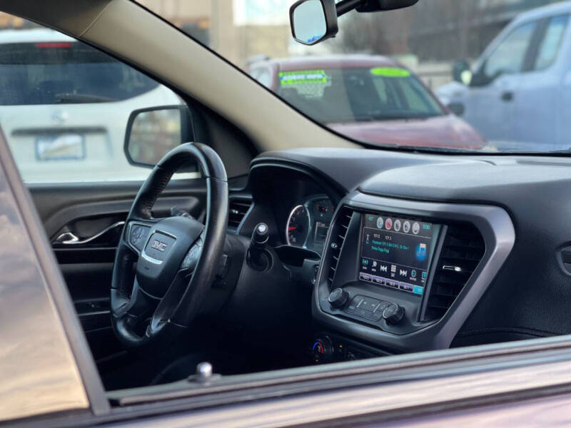 2017 GMC Acadia SLE-2