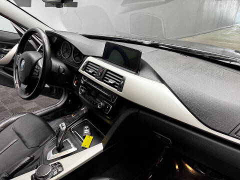 2018 BMW 3 Series 320i xDrive