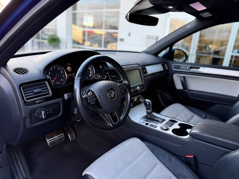 2017 Volkswagen Touareg V6 Wolfsburg