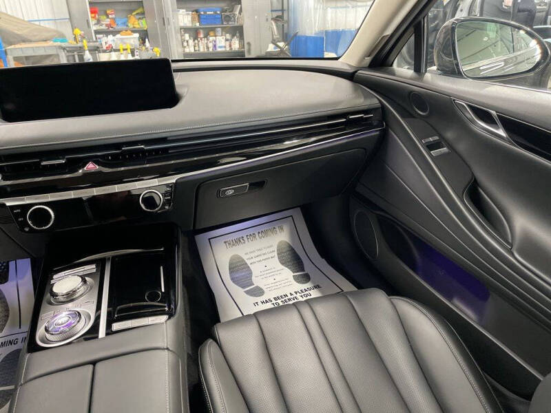 2023 Genesis G80