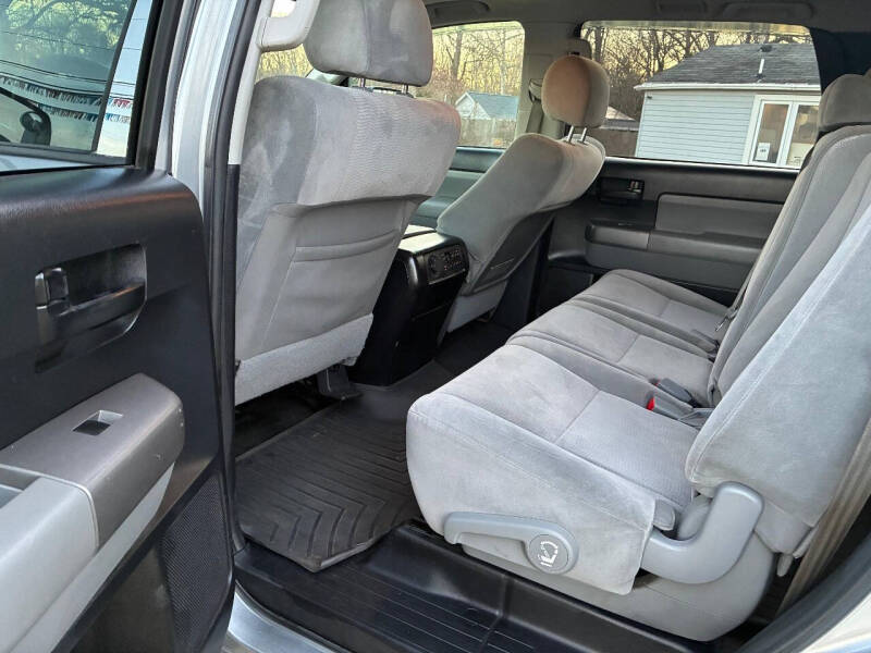 2013 Toyota Sequoia SR5