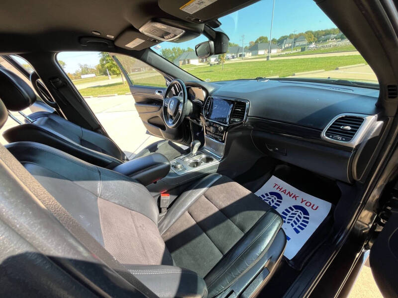 2020 Jeep Grand Cherokee Altitude photo 15