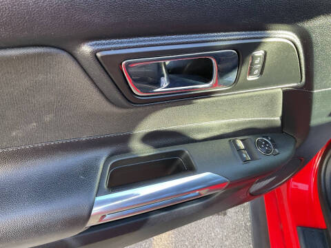 2017 Ford Mustang V6