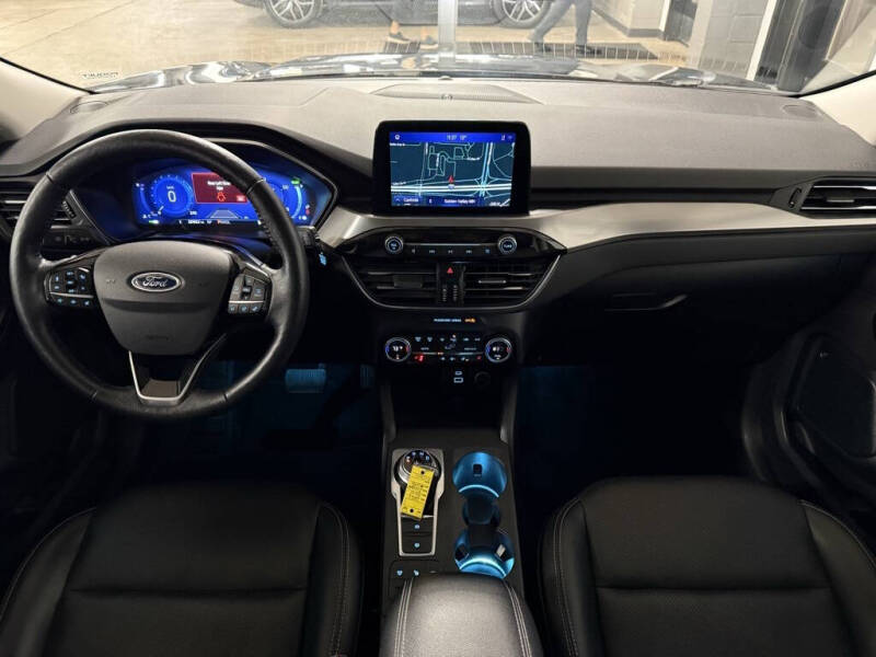2021 Ford Escape Hybrid Titanium