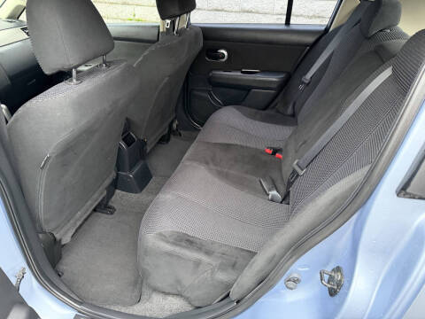 2010 Nissan Versa 1.8 SL