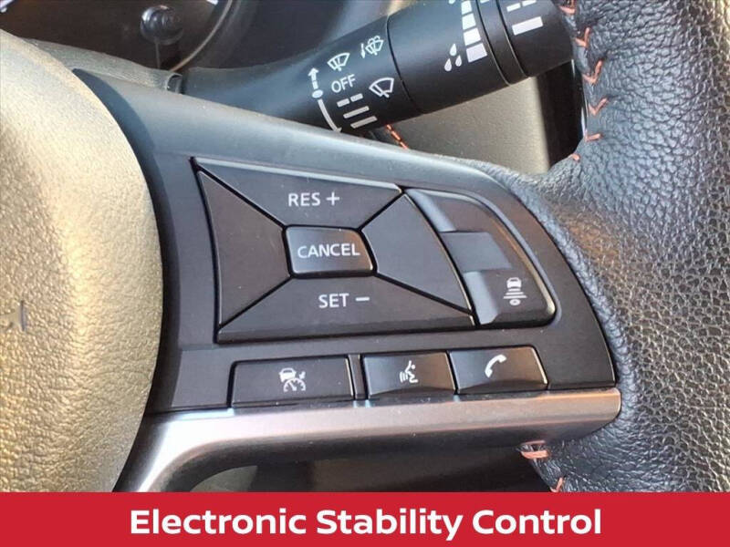 2021 Nissan Kicks SR