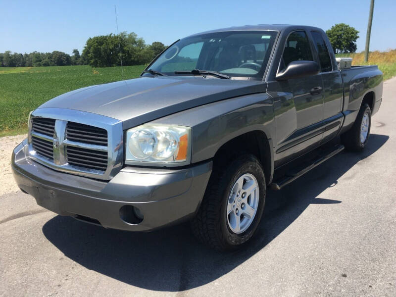 2005 Dodge Dakota for sale at Hitt & Mis Auto in Cape Girardeau MO