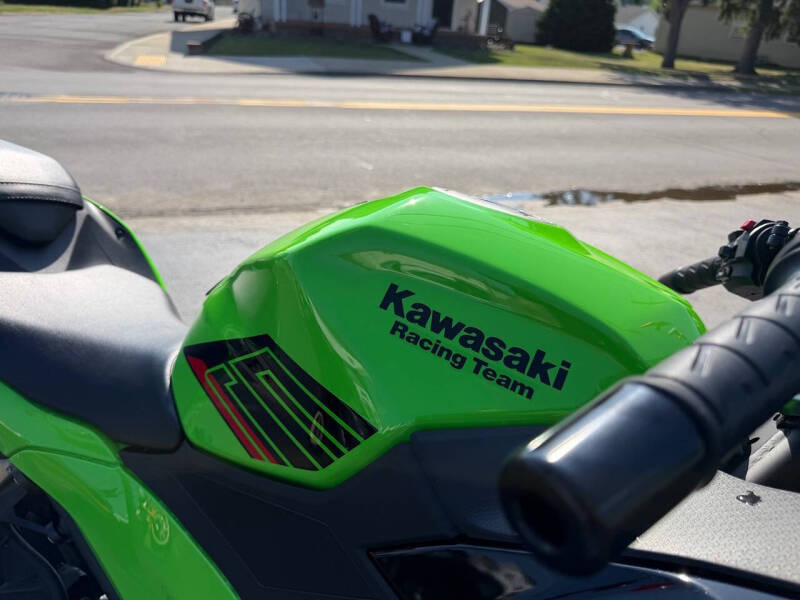 2024 Kawasaki Ninja 500 KRT Edition