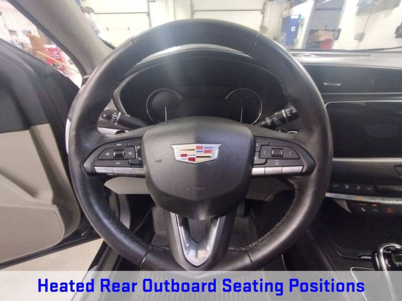 2022 Cadillac XT4 Luxury