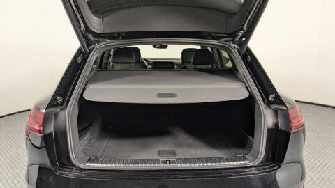 2022 Audi e-tron quattro Premium