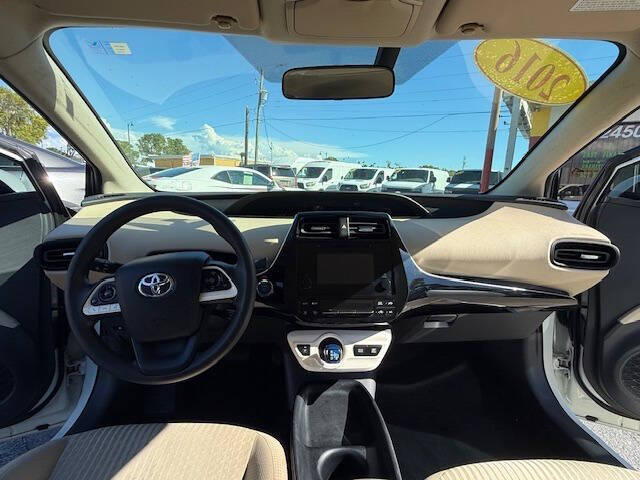 2016 Toyota Prius Four
