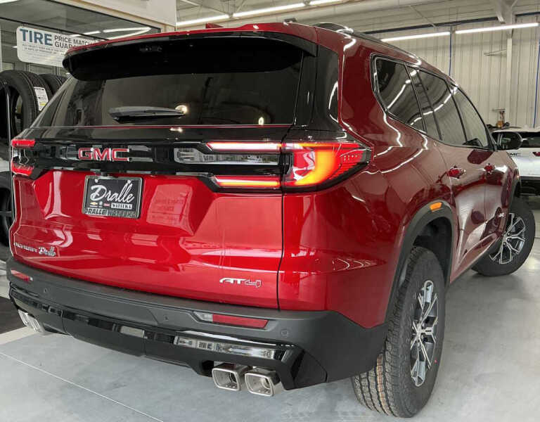 2026 GMC Acadia AT4