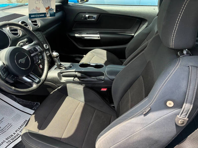 2017 Ford Mustang V6