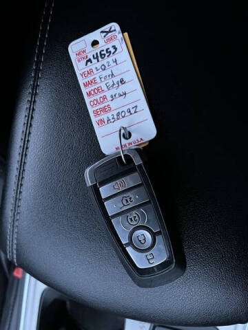 2024 Ford Edge Titanium