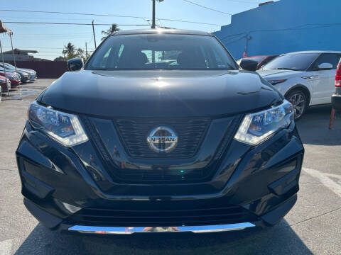 2019 Nissan Rogue for sale at Molina Auto Sales in Hialeah FL
