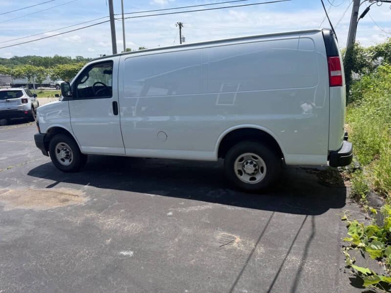 2022 Chevrolet Express 2500