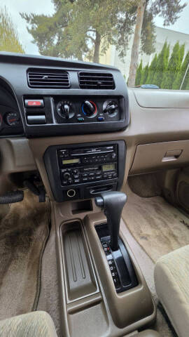 2000 Nissan Frontier SE