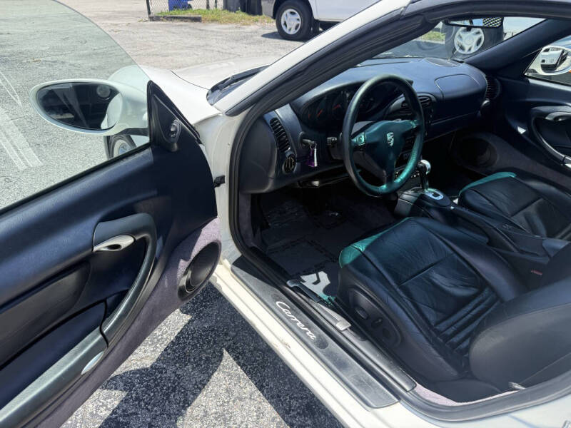 2000 Porsche 911 Carrera